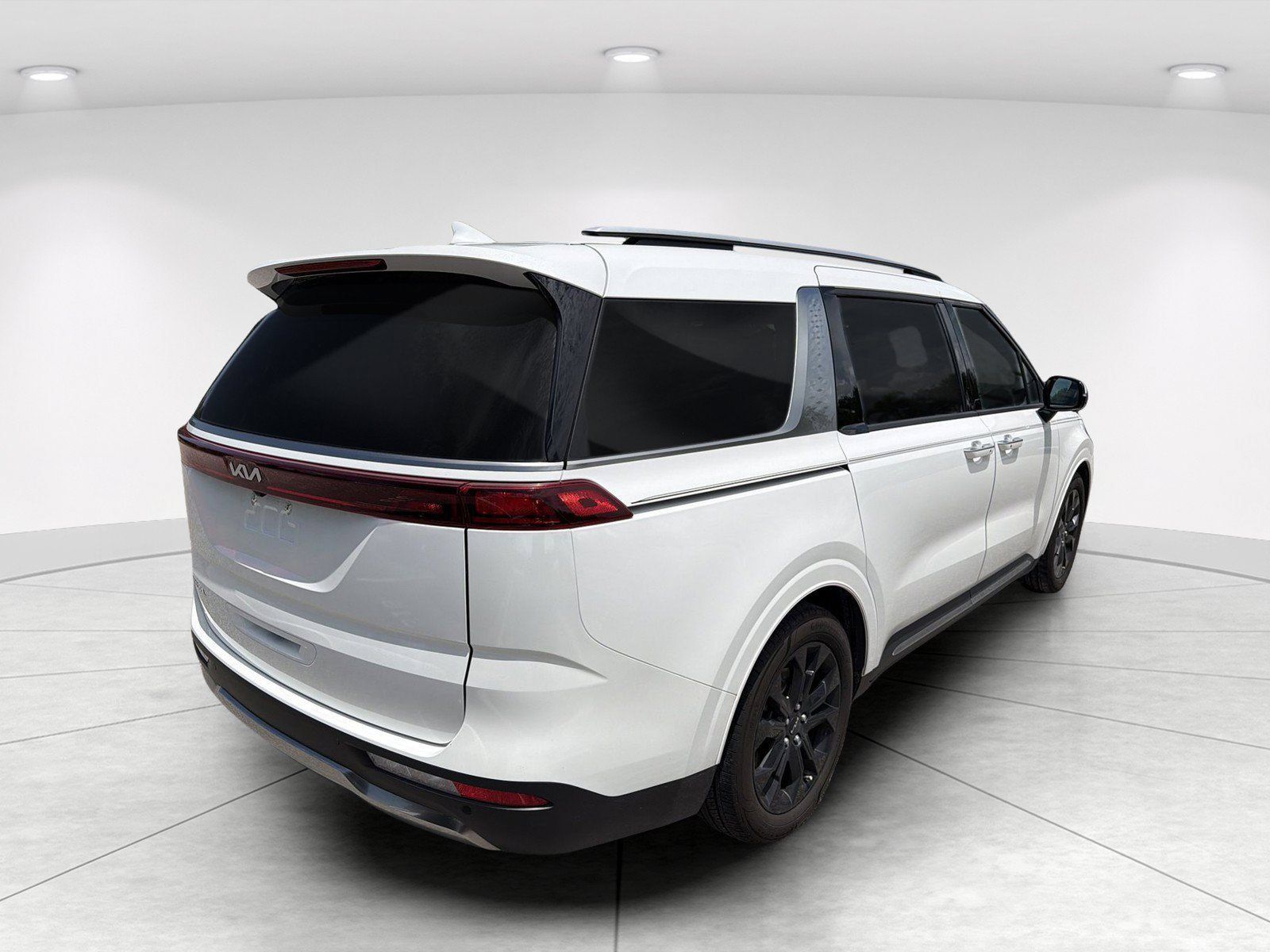 Used 2024 Kia Carnival SX FWD image 4