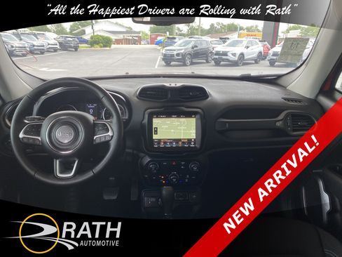 Used 2023 Jeep Renegade Latitude w/ Premium Group AWD/4WD image 16