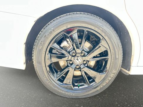 Used 2024 Honda Odyssey Sport image 5