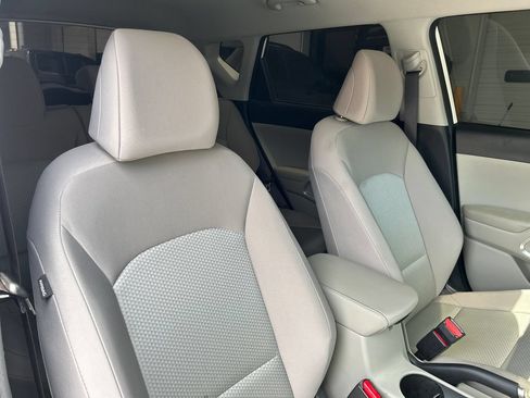 Used 2025 Kia Soul LX w/ LX Technology Package FWD image 15