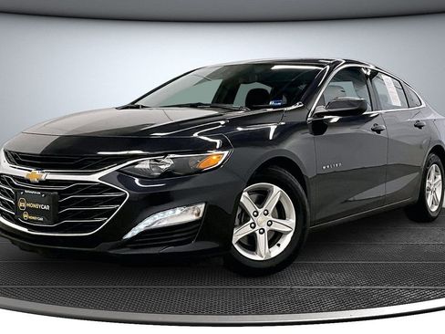 Used 2023 Chevrolet Malibu LT image 3