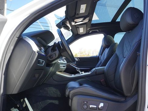 Used 2023 BMW X5 xDrive40i w/ Premium Package image 39