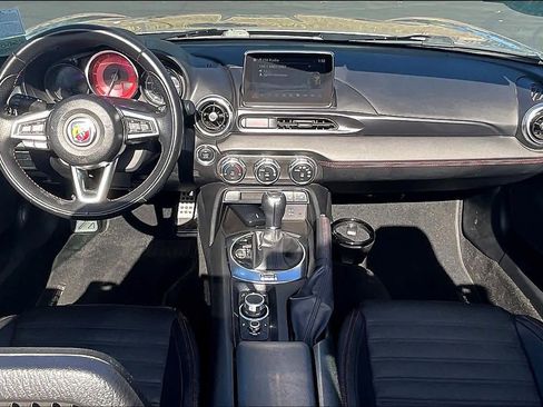 Used 2020 FIAT 124 Spider Abarth w/ Convenience Group image 18