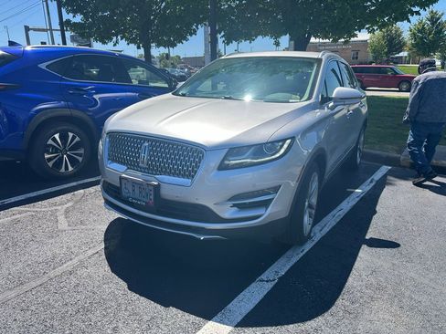 Used 2019 Lincoln MKC Reserve AWD/4WD image 2