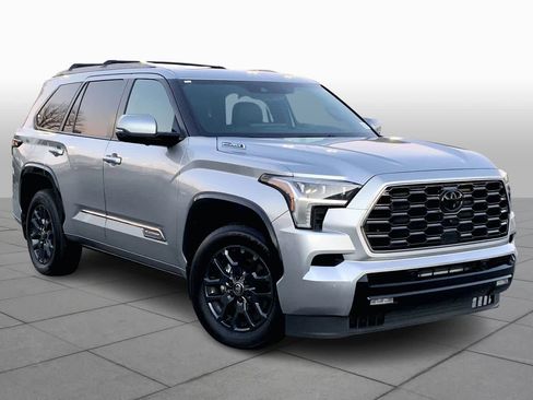 Used 2025 Toyota Sequoia Platinum image 3