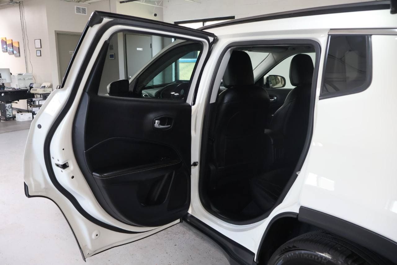 Used 2018 Jeep Compass Latitude FWD image 20