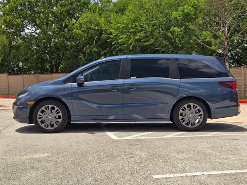 Used 2025 Honda Odyssey Touring image 6