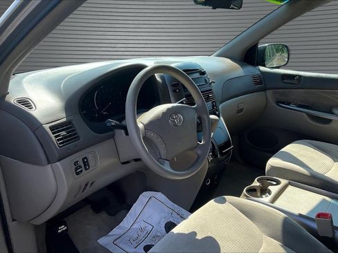 Used 2008 Toyota Sienna LE FWD image 16