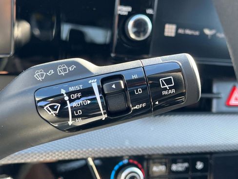 New 2025 Kia Sportage LX FWD image 31