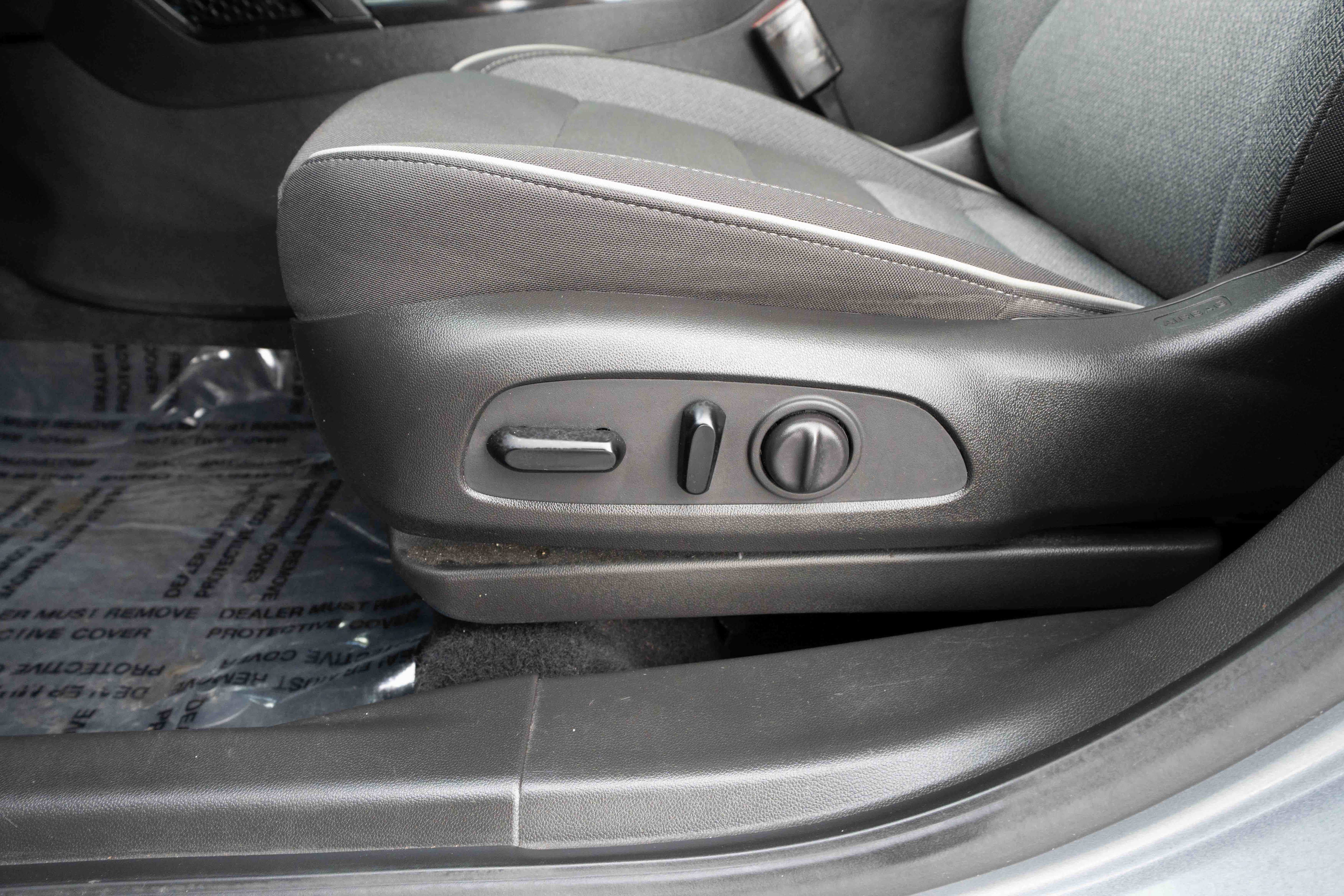 Used 2021 Chevrolet TrailBlazer LT w/ Sun and Liftgate Package FWD image 12