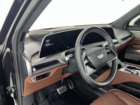 Used 2026 Cadillac Vistiq Platinum AWD/4WD image 10