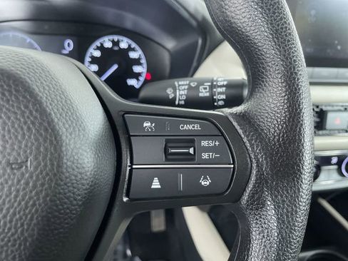 Used 2023 Honda HR-V LX image 29