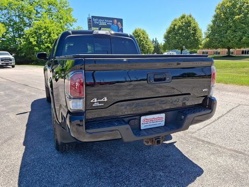 Used 2020 Toyota Tacoma Limited AWD/4WD image 9