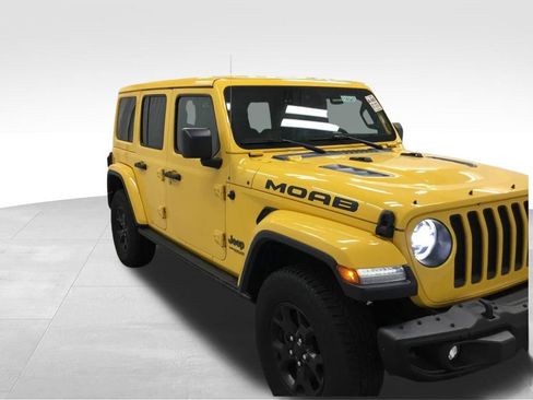 Used 2019 Jeep Wrangler Unlimited Sahara w/ Quick Order Package 24M Moab AWD/4WD image 4