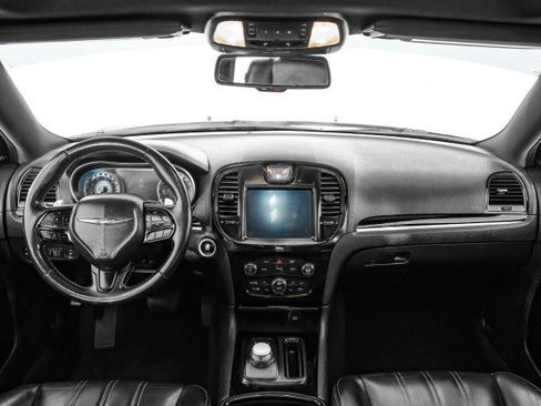 Used 2022 Chrysler 300 S image 12