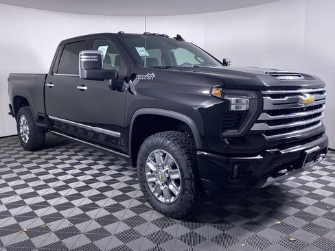Certified 2024 Chevrolet Silverado 2500 High Country w/ High Country Premium Package AWD/4WD image 30