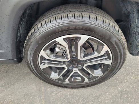 Used 2023 Jeep Compass Limited image 30