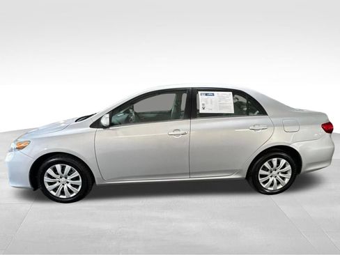 Used 2013 Toyota Corolla LE FWD image 8