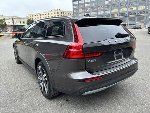 Certified 2025 Volvo V60 B5 Cross Country Plus image 11