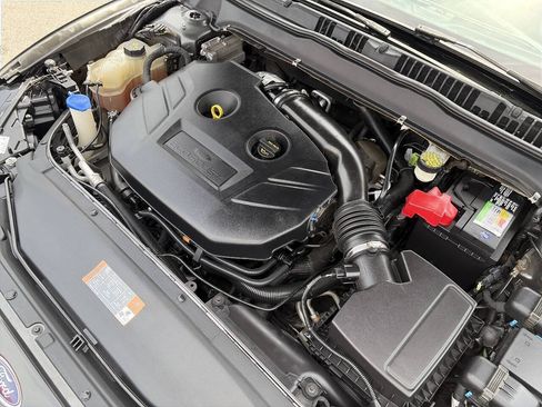 Used 2016 Ford Fusion Titanium AWD/4WD image 17