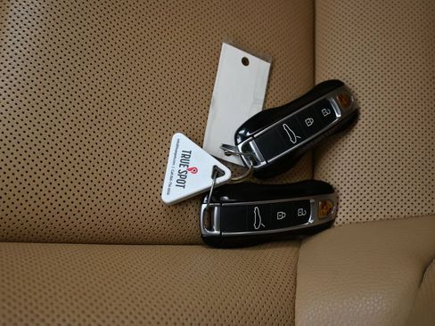 Used 2023 Porsche Panamera 4 Platinum Edition AWD/4WD image 29