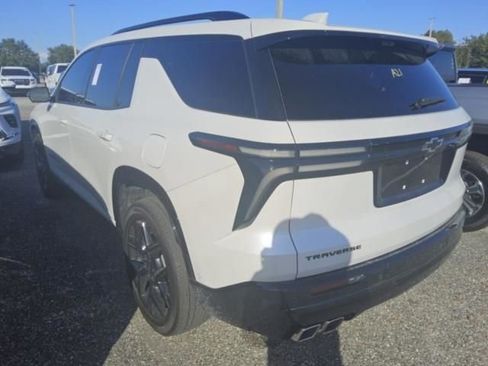 Used 2024 Chevrolet Traverse RS image 5