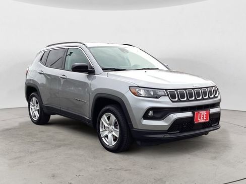 Used 2022 Jeep Compass Latitude image 7
