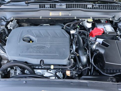 Used 2018 Ford Fusion SE w/ Equipment Group 201A FWD image 39