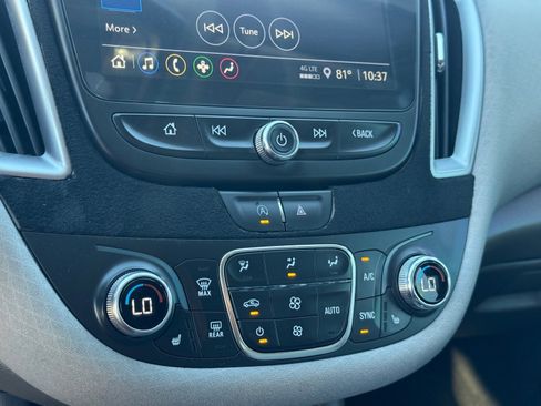 Used 2022 Chevrolet Malibu LT image 30