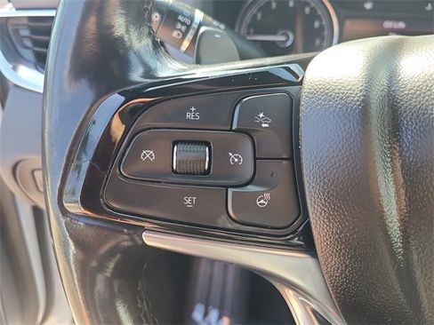 Used 2022 Buick Enclave Essence image 11