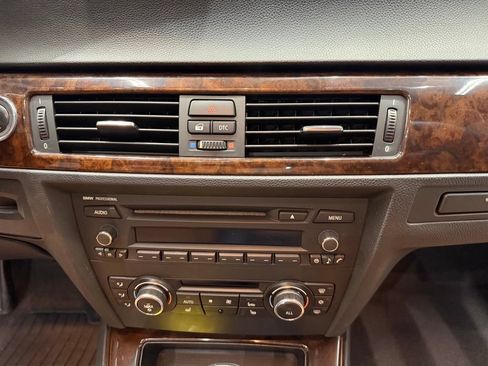 Used 2010 BMW 328i Convertible RWD image 35