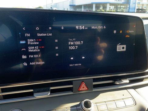 Used 2024 Hyundai Elantra SEL image 33