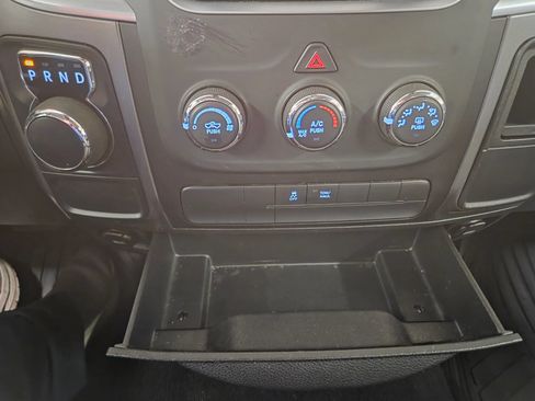 Used 2022 RAM 1500 Classic SLT RWD image 22