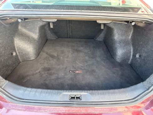 Used 2025 Nissan Altima 2.5 SV FWD image 31