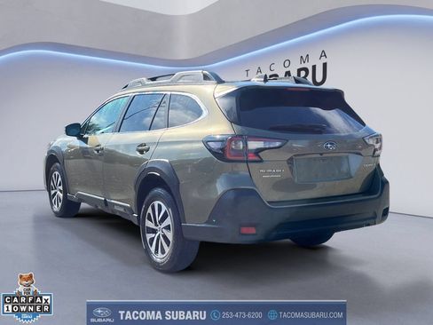 Used 2024 Subaru Outback Premium AWD/4WD image 3