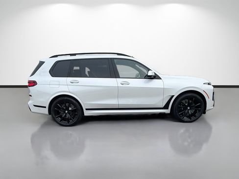 New 2027 BMW X7 xDrive40i w/ Executive Package AWD/4WD image 2