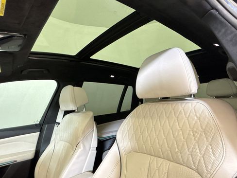 Used 2021 BMW X7 M50i w/ Dynamic Handling Package image 13