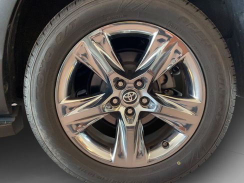 Used 2019 Toyota Highlander Limited Platinum FWD image 46