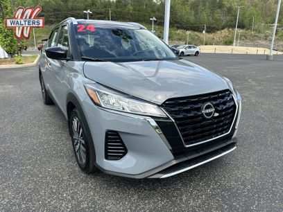 Used 2024 Nissan Kicks SV