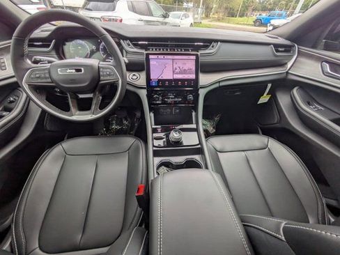 New 2025 Jeep Grand Cherokee L Limited w/ Black Appearance Package image 13