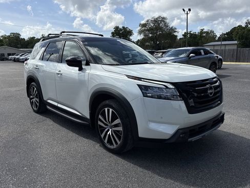 Used 2023 Nissan Pathfinder Platinum w/ Lighting Package (N93) image 7