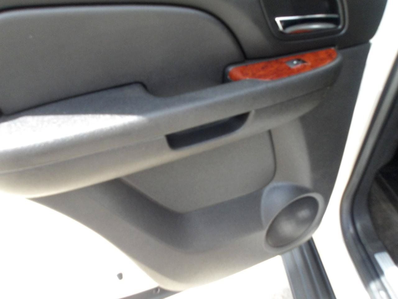 Used 2013 Chevrolet Tahoe LTZ RWD image 16