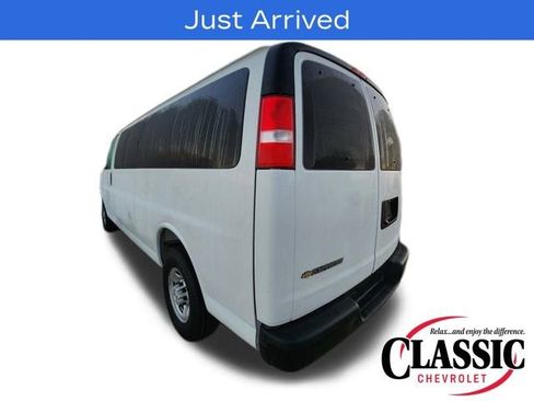 Used 2025 Chevrolet Express 3500 LS image 7