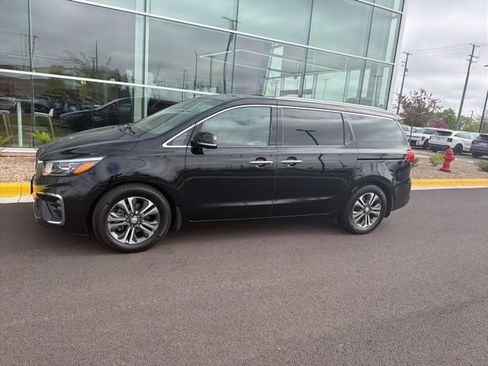 Used 2019 Kia Sedona SX FWD image 3