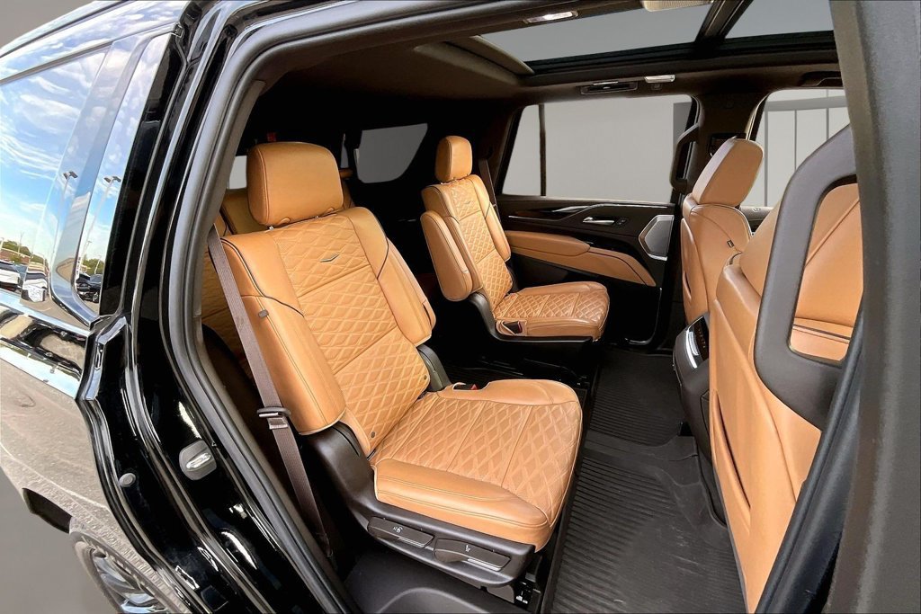 Used 2023 Cadillac Escalade Sport w/ LPO, ONYX Package AWD/4WD image 29