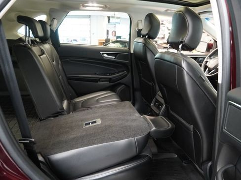 Used 2017 Ford Edge Titanium w/ Equipment Group 301A AWD/4WD image 34