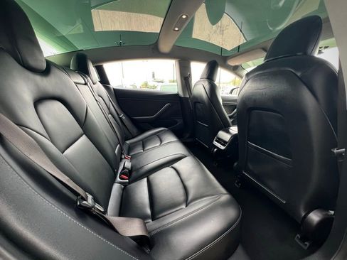 Used 2018 Tesla Model 3 Long Range image 21