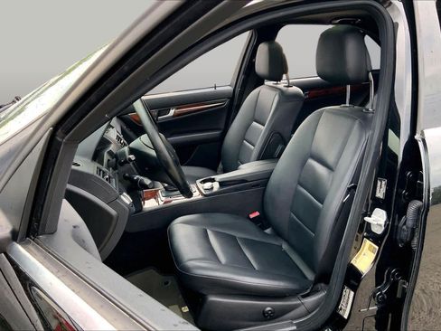 Used 2010 Mercedes-Benz C 300 4MATIC Sedan image 7