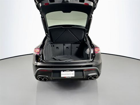 Certified 2026 Porsche Macan AWD/4WD image 30