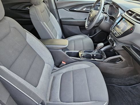 Used 2023 Chevrolet TrailBlazer LT w/ Convenience Package FWD image 10